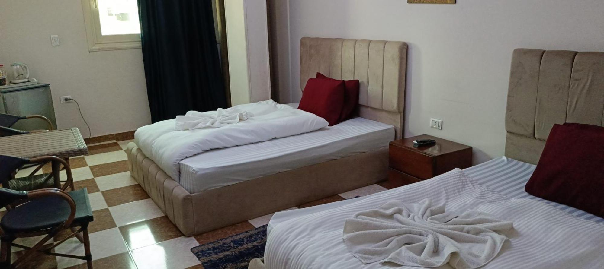 Pyramid Stars Inn Nazlet el-Sîsi Exterior foto